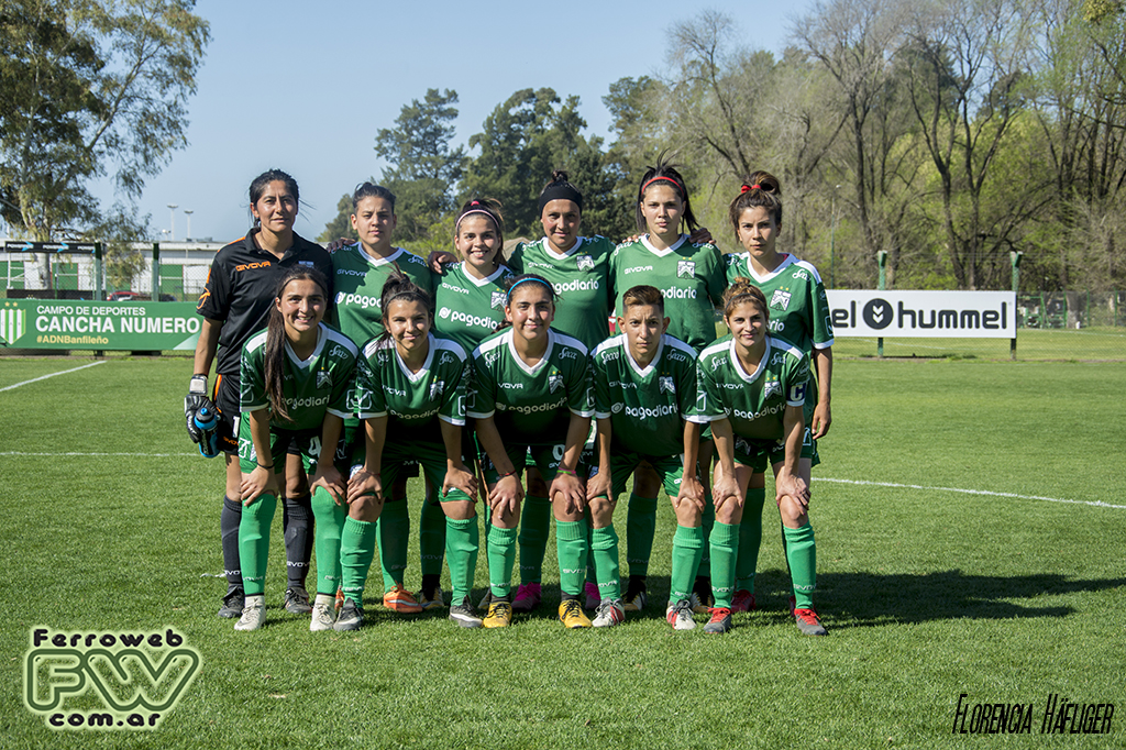 Escuela de Futbol Femenino - Ferro Carril Oeste - Caballito